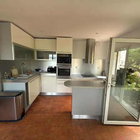 Maison *
